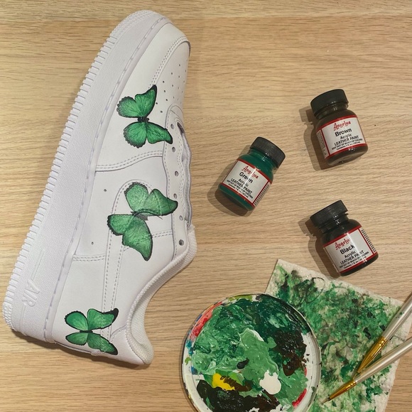 Custom painted shoes - Picture 2 of 4